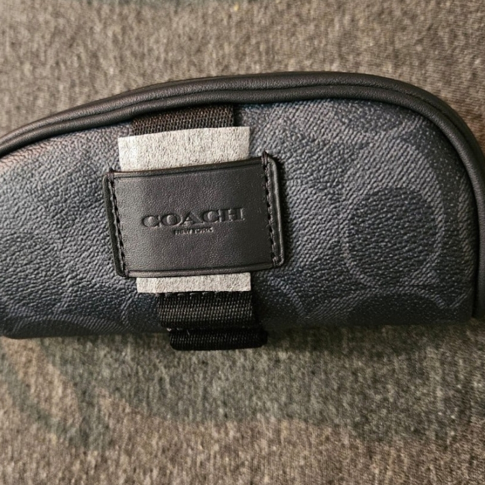 Coach - Picture 4 of 6
